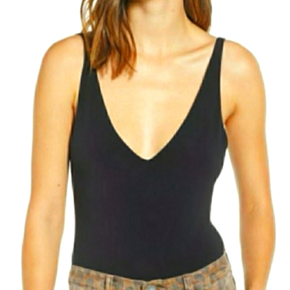 Leith V-neck Bodysuit - Picture 7 of 7